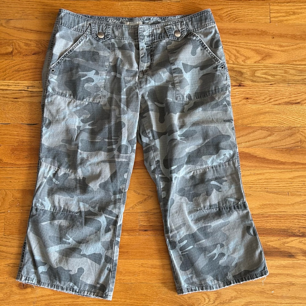 VTG So Wear It Declare It Y2K Camo Cargo Capri Street Grunge Utility Large Sz 11